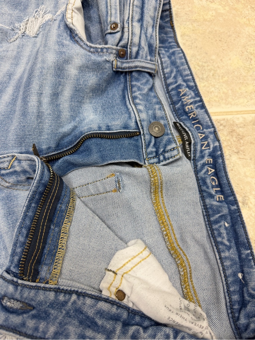 American Eagle Outfitters Light Blue Distressed Men’s Jean Shorts Size 36 - Picture 6 of 7